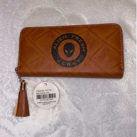Alien Fresh Jerky Wallet Faux Leather - Picture 2 of 9